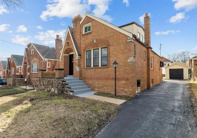 Photo 1 of Single Family Residence at 9031 Philo Ave, Saint Louis, MO 63123 | MLS# MIS25011922 |  | Sold on 2025-04-01
