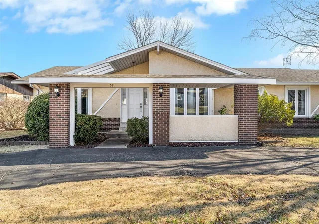 Photo 2 of Single Family Residence at 57 N Joyce Ellen Wy, Saint Peters, MO 63376 | MLS# MIS25011932 |  | Sold on 2025-04-03