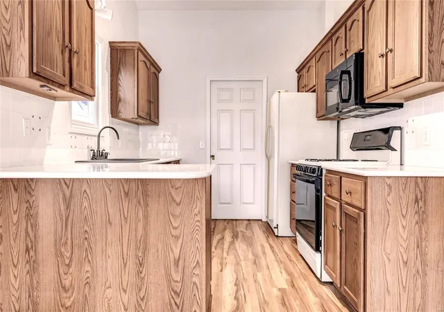 Photo 1 of Condominium at 44 Huntgate Dr, Saint Peters, MO 63376 | MLS# MIS25011976 | | Sold on 2025-04-24