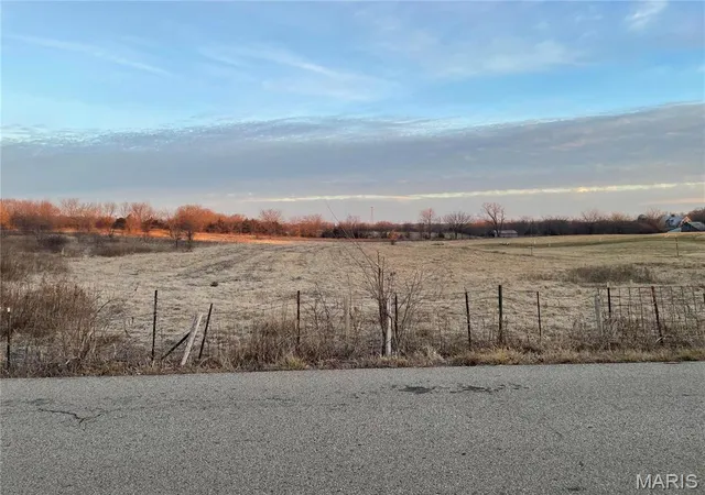 Homes for sale in Wentzville, MO | 2277 Wilmes Rd, Wentzville, MO 63385 | MLS# MIS25011991