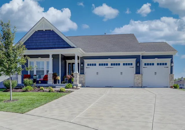 Single Family Residence at 19 Greenleigh Ct, Saint Charles, MO 63303 | MLS# MIS25012088 | | Sold on 2025-04-18