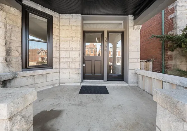 Photo 2 of Single Family Residence at 3964 Botanical Ave, Saint Louis, MO 63110 | MLS# MIS25012107 |  | Sold on 2025-04-24