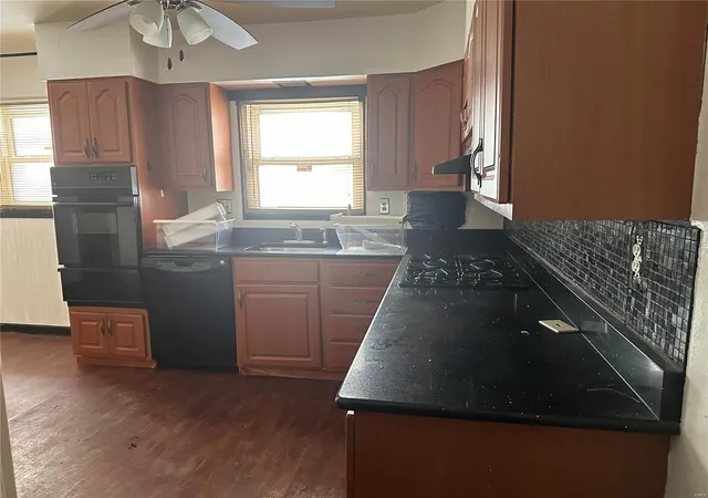 Photo 4 of Single Family Residence at 1800 Glenbrae Ln, Saint Louis, MO 63136 | MLS# MIS25012220 | | Sold on 2025-04-04