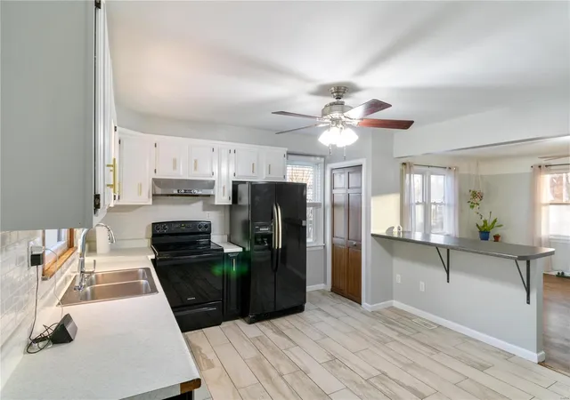Photo 4 of Single Family Residence at 820 Biltmore St, Sainte Genevieve, MO 63670 | MLS# MIS25012302 | | Sold on 2025-05-07