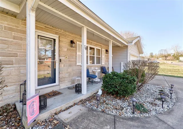 Photo 1 of Single Family Residence at 34 Terrie Ln, Saint Charles, MO 63301 | MLS# MIS25012312 |  | Sold on 2025-05-20