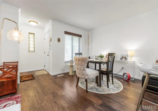 Photo 3 of Villa at 321 Barrington Square #D, Saint Louis, MO 63122 | MLS# MIS25012354 |  | Sold on 2025-06-16