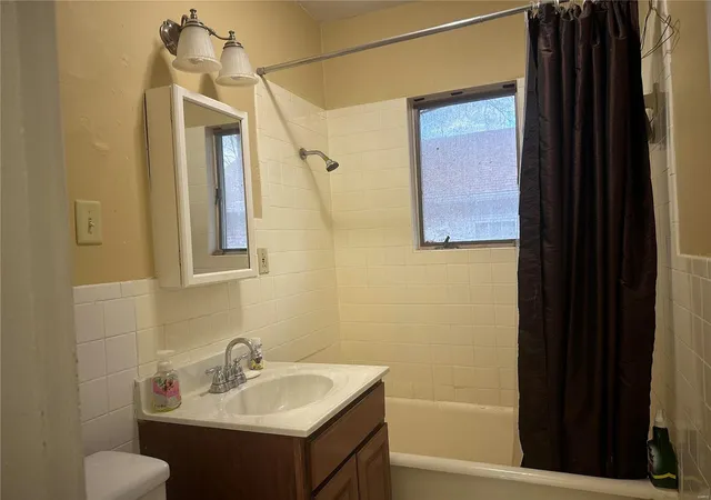 Photo 4 of Single Family Residence at 2124 Wolter Ave, Saint Louis, MO 63114 | MLS# MIS25012362 |  | Sold on 2025-05-27