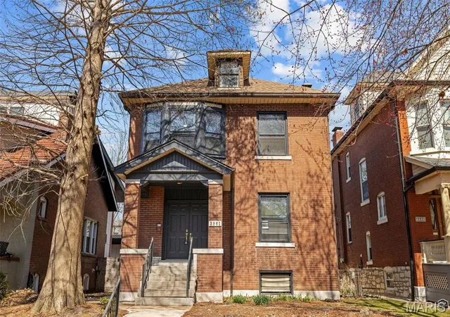 Single Family Residence at 3961 Connecticut St, Saint Louis, MO 63116 | MLS# MIS25012449 | | Sold on 2025-05-23