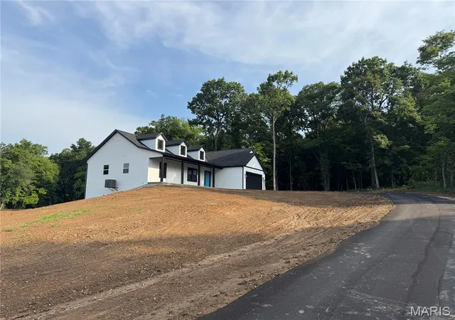 Photo 1 of Single Family Residence at 3989 Patton Rd, Moscow Mills, MO 63362 | MLS# MIS25012459 | | Sold on 2025-07-17