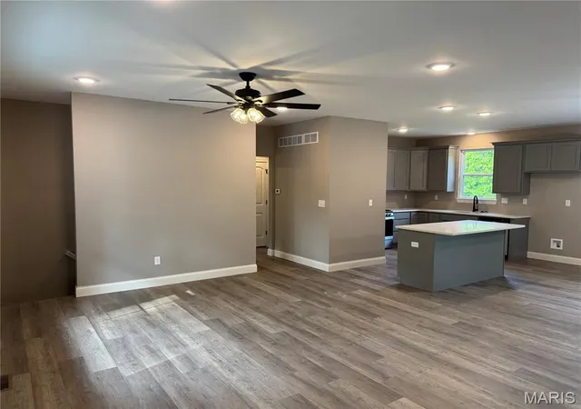 Photo 4 of Single Family Residence at 3989 Patton Rd, Moscow Mills, MO 63362 | MLS# MIS25012459 | | Sold on 2025-07-17