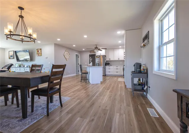 Photo 5 of Single Family Residence at 14822 Cedar Cove Pl, New London, MO 63459 | MLS# MIS25012512 |  | Sold on 2025-07-11
