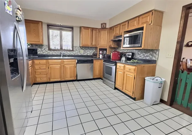 Photo 5 of Single Family Residence at 101 North St, Marble Hill, MO 63764 | MLS# MIS25012515 |  | Sold on 2025-05-06