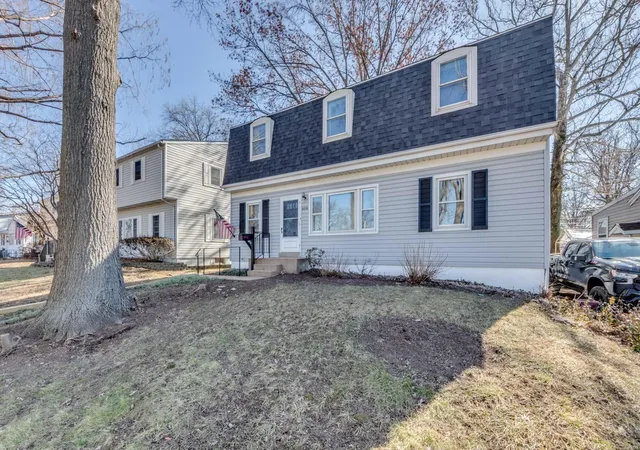 Photo 1 of Single Family Residence at 9230 Macon Ave, Saint Louis, MO 63134 | MLS# MIS25012530 | | Sold on 2025-05-28