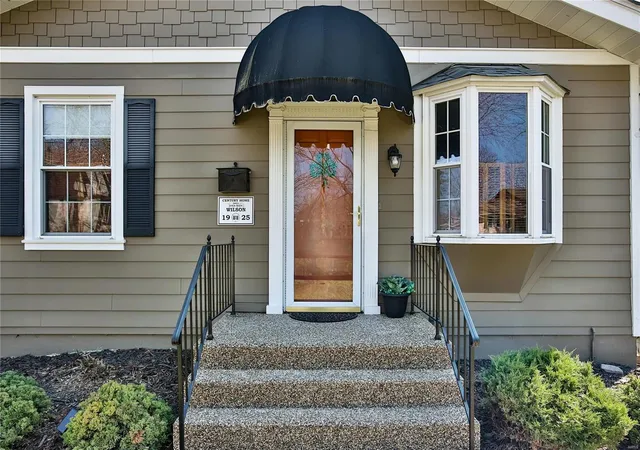 Single Family Residence at 110 Hart Ave, Saint Louis, MO 63119 | MLS# MIS25012595 | | Sold on 2025-05-19