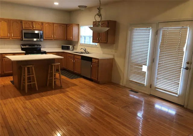 Photo 3 of Single Family Residence at 4556 Kerth Forest, Saint Louis, MO 63128 | MLS# MIS25012613 | | Sold on 2025-04-28