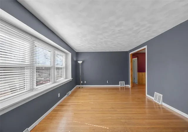 Photo 1 of Single Family Residence at 9325 Talbot Dr, Saint Louis, MO 63123 | MLS# MIS25012678 |  | Sold on 2025-03-27
