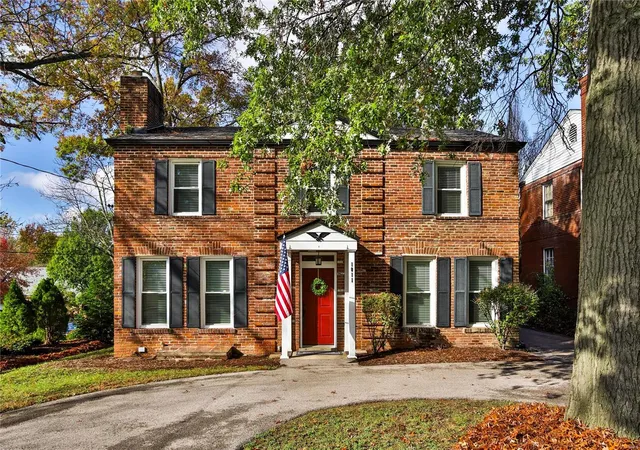 1st image of 1011 S Mcknight Rd, Saint Louis, MO 63117 | MLS# MIS25012687