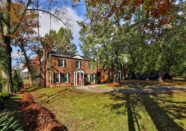2nd image of 1011 S Mcknight Rd, Saint Louis, MO 63117 | MLS# MIS25012687