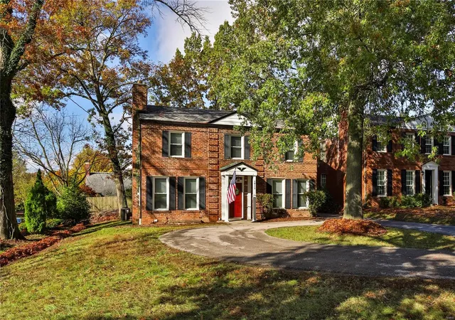 3rd image of 1011 S Mcknight Rd, Saint Louis, MO 63117 | MLS# MIS25012687