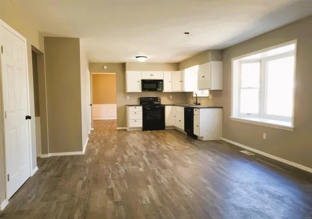 Photo 3 of Single Family Residence at 538 Winding Trail Ln, Saint Louis, MO 63131 | MLS# MIS25012799 | | Sold on 2025-04-04