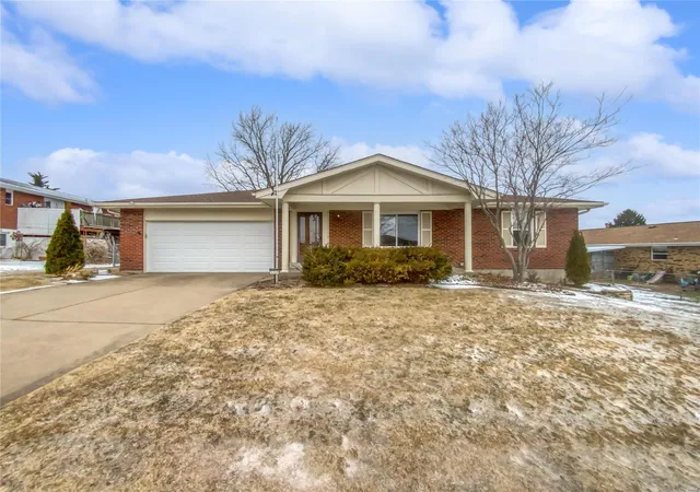 Single Family Residence at 3209 Apple Dr, Saint Charles, MO 63301 | MLS# MIS25012972 | | Sold on 2025-04-17
