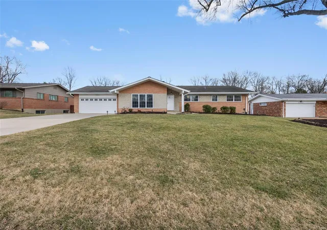 Photo 1 of Single Family Residence at 12132 Courtwick Dr, Saint Louis, MO 63128 | MLS# MIS25012977 | | Sold on 2025-04-04