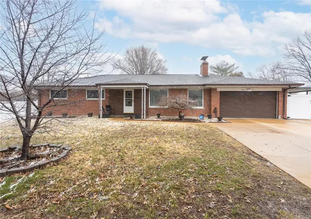 Single Family Residence at 775 Paschal Dr, Saint Louis, MO 63125 | MLS# MIS25013016 |  | Sold on 2025-04-15