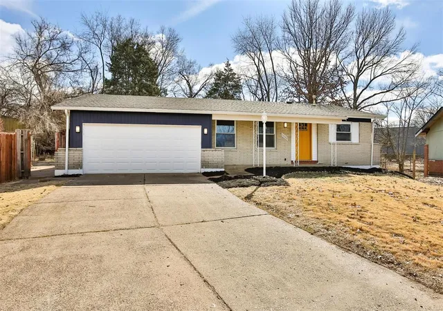 Photo 2 of Single Family Residence at 11000 Worchester Dr, Saint Louis, MO 63136 | MLS# MIS25013017 |  | Sold on 2025-04-23