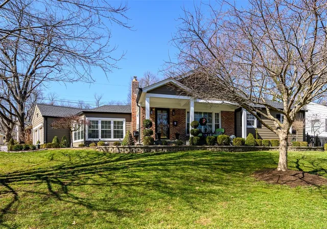 Photo 1 of Single Family Residence at 9 Cheyenne Ct, Saint Louis, MO 63122 | MLS# MIS25013030 |  | Sold on 2025-05-05
