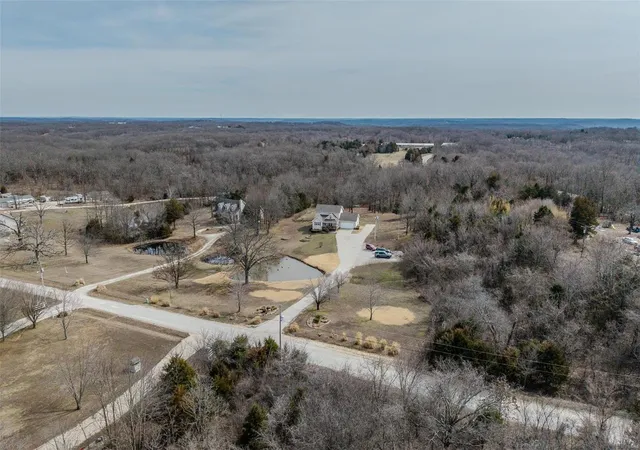 Photo 2 of Single Family Residence at 92 Sassafrass Ridge Dr, Camdenton, MO 65020 | MLS# MIS25013175 | | Sold on 2025-04-30