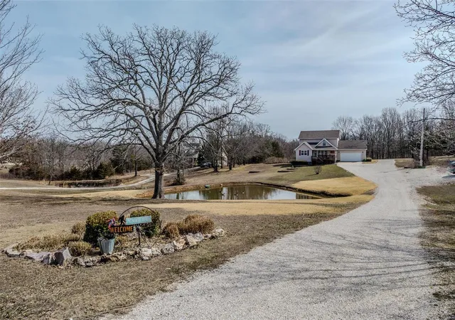 Photo 3 of Single Family Residence at 92 Sassafrass Ridge Dr, Camdenton, MO 65020 | MLS# MIS25013175 | | Sold on 2025-04-30