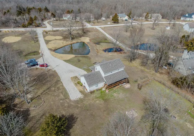 Photo 5 of Single Family Residence at 92 Sassafrass Ridge Dr, Camdenton, MO 65020 | MLS# MIS25013175 | | Sold on 2025-04-30