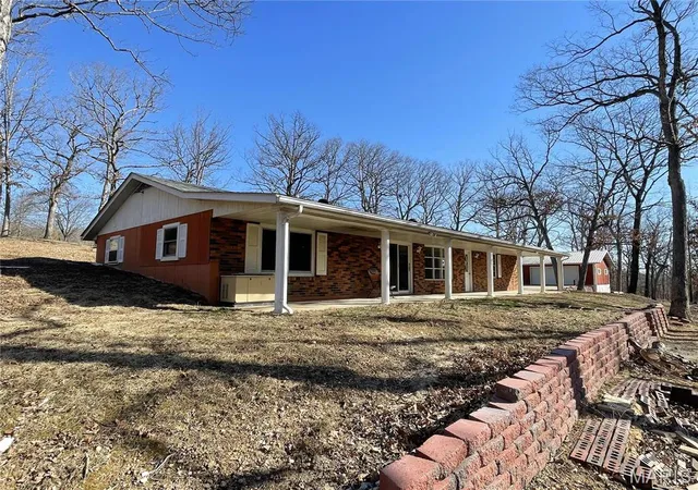 Photo 2 of Single Family Residence at 1770 Pigg Hollow Rd, Owensville, MO 65066 | MLS# MIS25013185 | | Sold on 2025-07-21