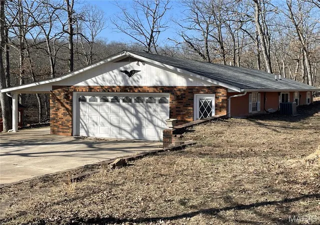 Photo 3 of Single Family Residence at 1770 Pigg Hollow Rd, Owensville, MO 65066 | MLS# MIS25013185 | | Sold on 2025-07-21