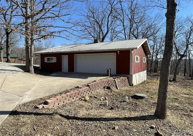 Photo 4 of Single Family Residence at 1770 Pigg Hollow Rd, Owensville, MO 65066 | MLS# MIS25013185 | | Sold on 2025-07-21