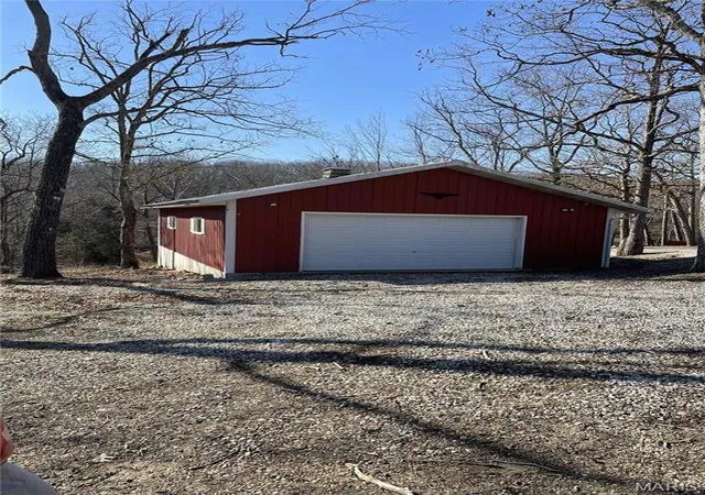 Photo 5 of Single Family Residence at 1770 Pigg Hollow Rd, Owensville, MO 65066 | MLS# MIS25013185 | | Sold on 2025-07-21