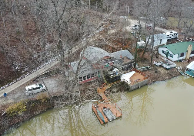 Photo 3 of Single Family Residence at 6791 Southshore Dr, Fulton, MO 65251 | MLS# MIS25013194 | | Sold on 2025-05-21