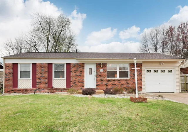 Photo 1 of Single Family Residence at 3259 Janton Ln, Saint Charles, MO 63301 | MLS# MIS25013207 |  | Sold on 2025-04-23