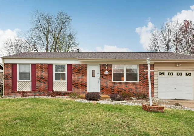 Photo 2 of Single Family Residence at 3259 Janton Ln, Saint Charles, MO 63301 | MLS# MIS25013207 |  | Sold on 2025-04-23