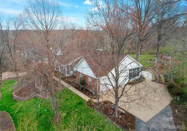 Photo 2 of Single Family Residence at 496 Highland Ave, Saint Louis, MO 63122 | MLS# MIS25013347 |  | Sold on 2025-06-23