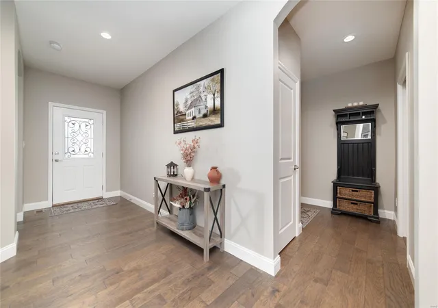 Photo 3 of Single Family Residence at 425 Barn Swallow Dr, Lake Saint Louis, MO 63367 | MLS# MIS25013377 | | Sold on 2025-04-23