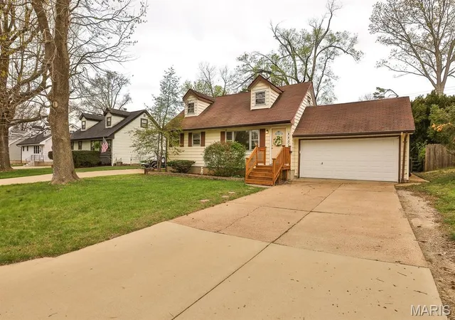 Photo 1 of Single Family Residence at 4401 Treadway Ln, Saint Louis, MO 63134 | MLS# MIS25013387 |  | Sold on 2025-05-13