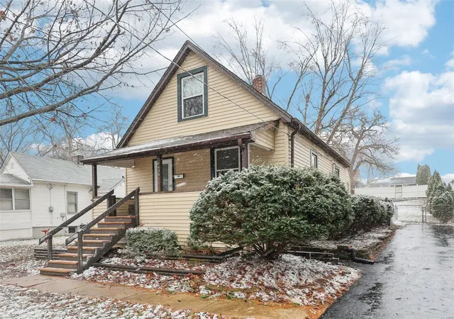 Photo 3 of Single Family Residence at 9438 Tennyson Ave, Saint Louis, MO 63114 | MLS# MIS25013398 |  | Sold on 2025-04-09