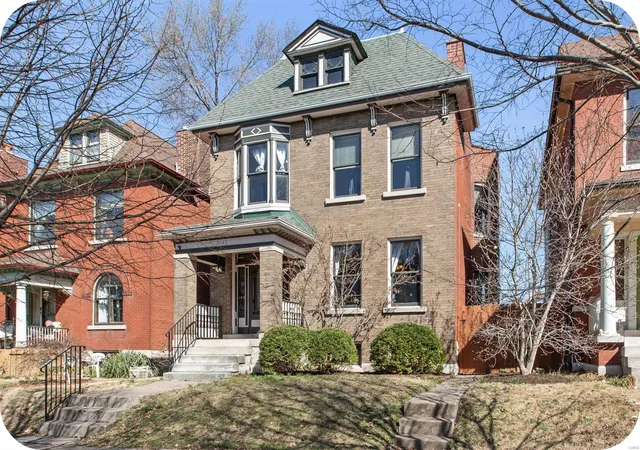 Single Family Residence at 3641 Juniata St, Saint Louis, MO 63116 | MLS# MIS25013400 |  | Sold on 2025-04-30