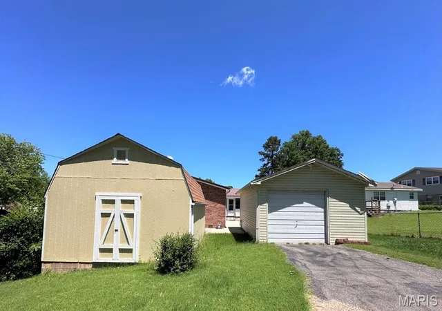 Photo 4 of Single Family Residence at 501 Forrest, Dexter, MO 63841 | MLS# MIS25013457 |  | Sold on 2025-12-16