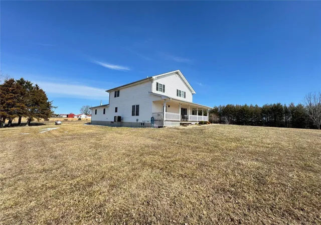 Photo 3 of Single Family Residence at 1577 State Road Zz, Wellsville, MO 63384 | MLS# MIS25013464 | | Sold on 2025-04-15