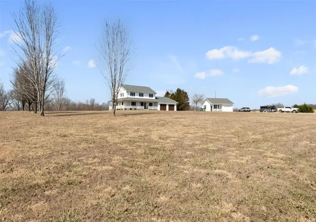 Photo 4 of Single Family Residence at 1577 State Road Zz, Wellsville, MO 63384 | MLS# MIS25013464 | | Sold on 2025-04-15