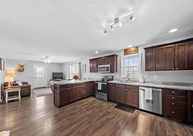 Photo 5 of Single Family Residence at 1577 State Road Zz, Wellsville, MO 63384 | MLS# MIS25013464 | | Sold on 2025-04-15