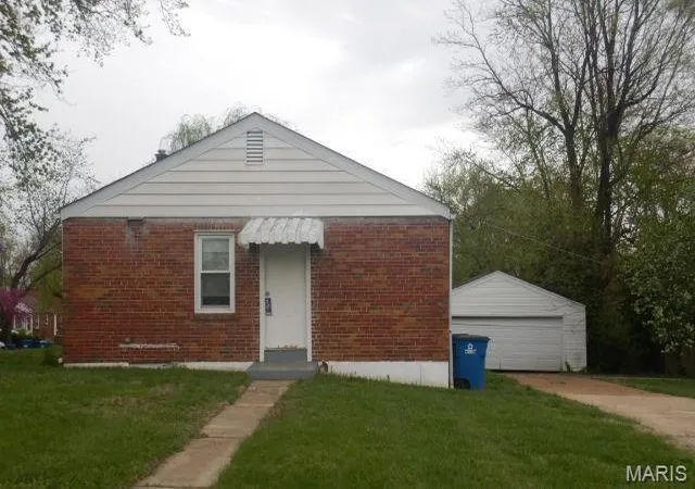 Photo 1 of Single Family Residence at 842 Margo Ave, Saint Louis, MO 63135 | MLS# MIS25013535 | | Sold on 2025-05-19