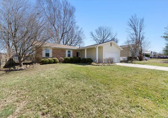Photo 2 of Single Family Residence at 12 Dogwood Ln, Saint Peters, MO 63376 | MLS# MIS25013547 |  | Sold on 2025-04-18